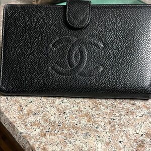 Chanel elegant black wallet ..card holder and change